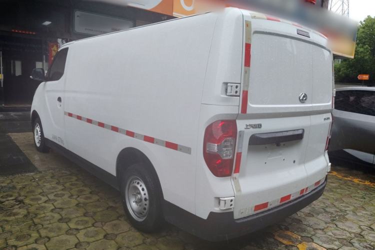 Used SAIC MAXUS EV30 2023 Pure-Electric Smart Logistics Expert with Long Wheelbase Guoxuan Exterior 2