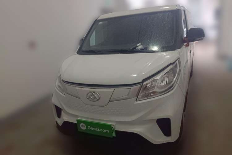 Used SAIC MAXUS EV30 2023 Pure-Electric Smart Logistics Expert with Long Wheelbase Guoxuan Front