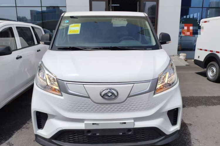 Used SAIC MAXUS EV30 2023 Pure-Electric Smart Logistics Expert with Long Wheelbase Guoxuan Front
