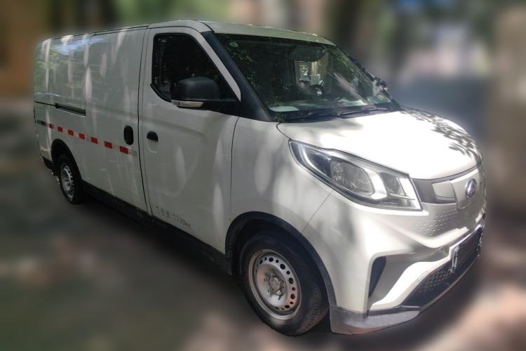 Used SAIC MAXUS EV30 2023 Pure-Electric Smart Logistics Expert with Long Wheelbase—Equipped with CATL Power Battery Front Right 45 Deg
