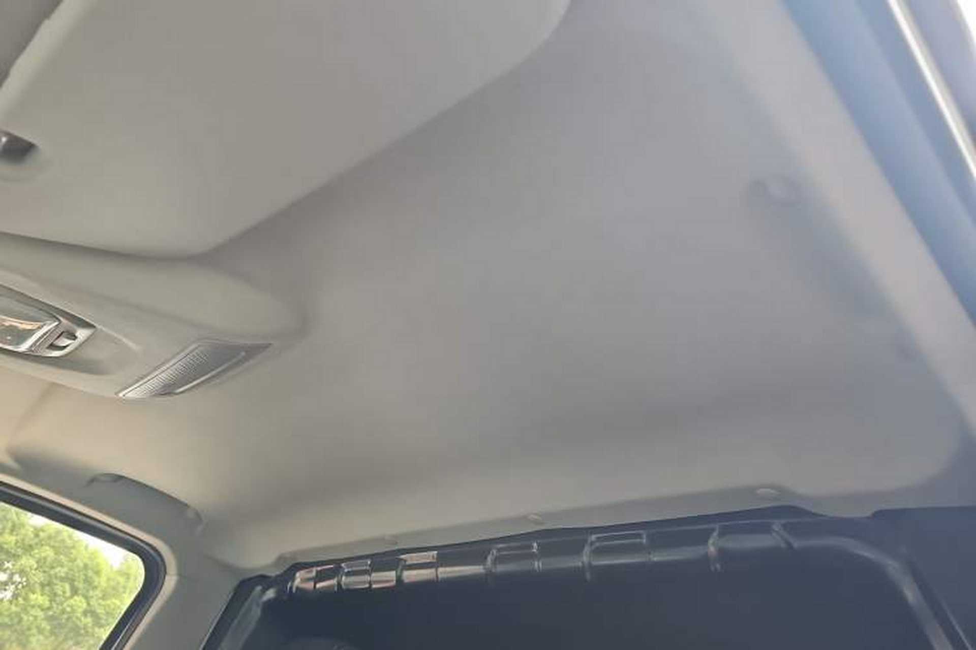 Used SAIC MAXUS EV30 2023 Pure-Electric Smart Logistics Expert with Long Wheelbase Guoxuan Headliner