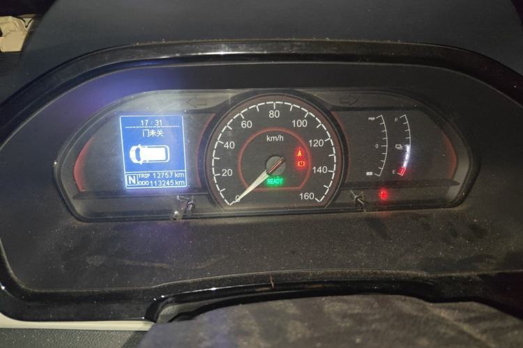 Used SAIC MAXUS EV30 2023 Pure-Electric Smart Logistics Expert with Long Wheelbase—Equipped with CATL Power Battery Instrument Cluster