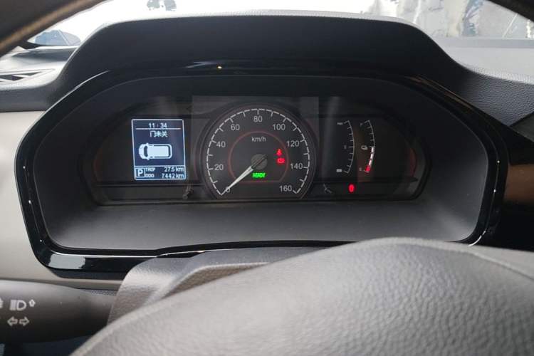 Used SAIC MAXUS EV30 2023 Pure-Electric Smart Logistics Expert with Long Wheelbase Guoxuan Instrument Cluster