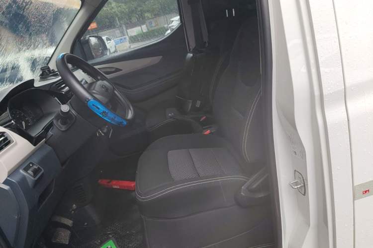 Used SAIC MAXUS EV30 2023 Pure-Electric Smart Logistics Expert with Long Wheelbase Guoxuan Left Front Seat