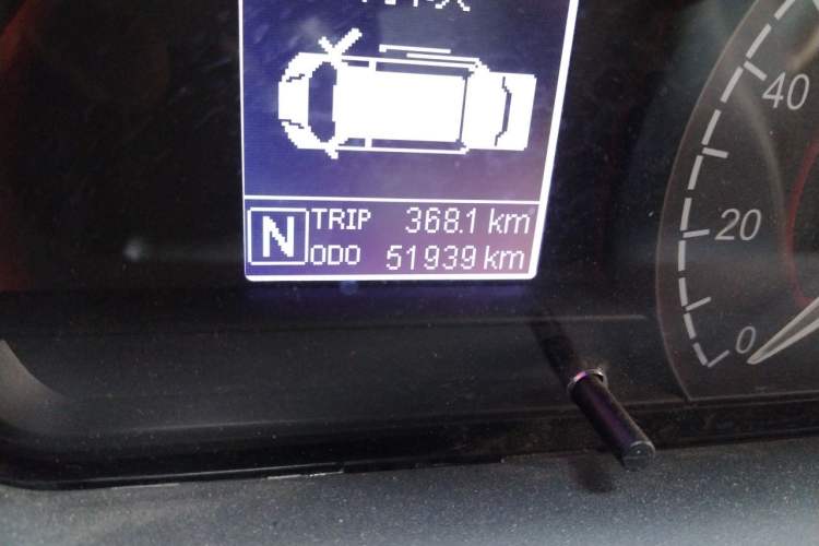 Used SAIC MAXUS EV30 2023 Pure-Electric Smart Logistics Expert with Long Wheelbase Guoxuan Odometer Close Up