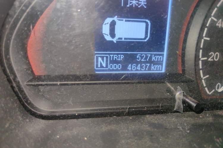 Used SAIC MAXUS EV30 2023 Pure-Electric Smart Logistics Expert with Long Wheelbase—Equipped with CATL Power Battery Odometer Close Up