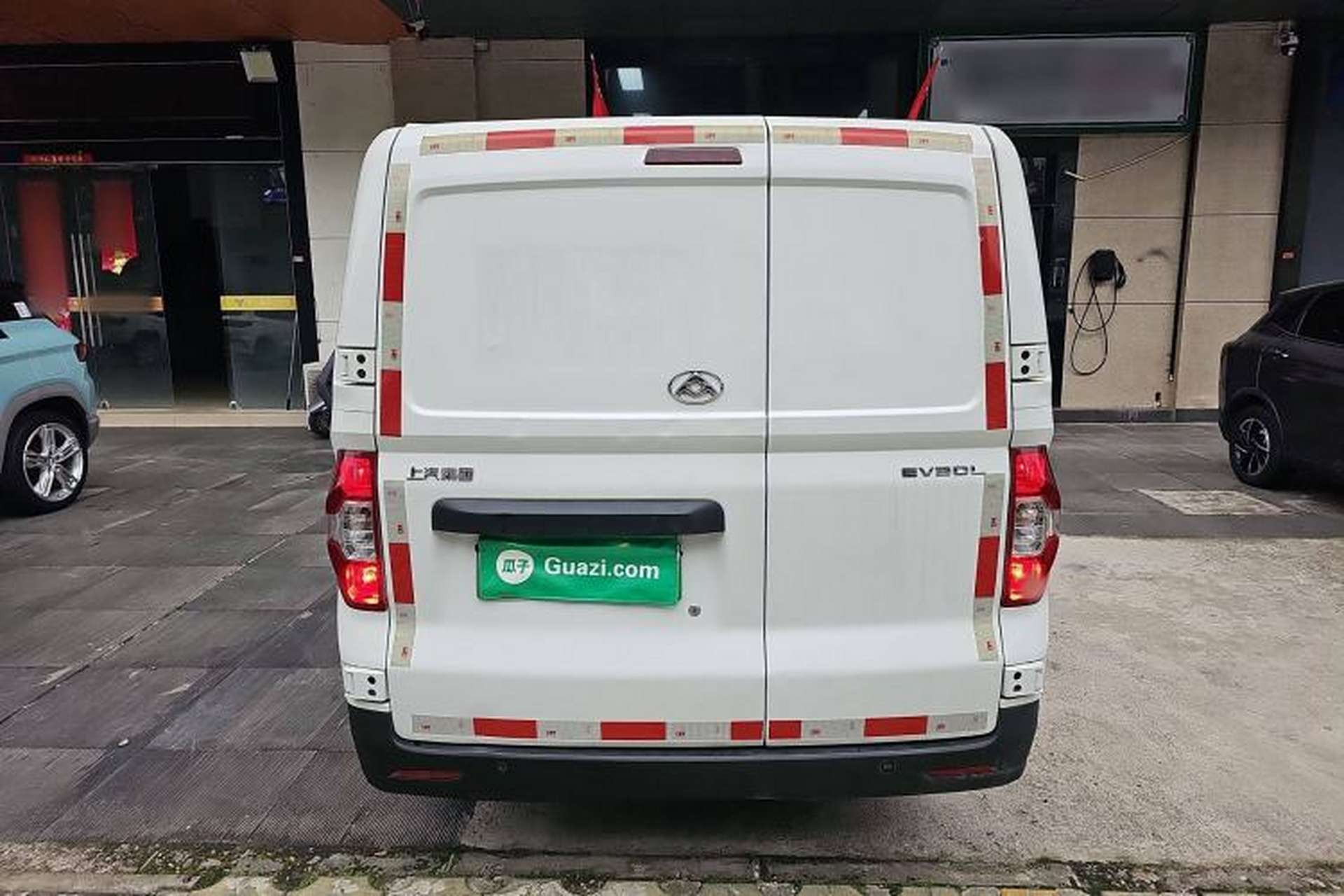 Used SAIC MAXUS EV30 2023 Pure-Electric Smart Logistics Expert with Long Wheelbase Guoxuan Rear