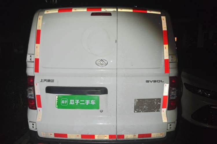 Used SAIC MAXUS EV30 2023 Pure-Electric Smart Logistics Expert with Long Wheelbase—Equipped with CATL Power Battery Rear