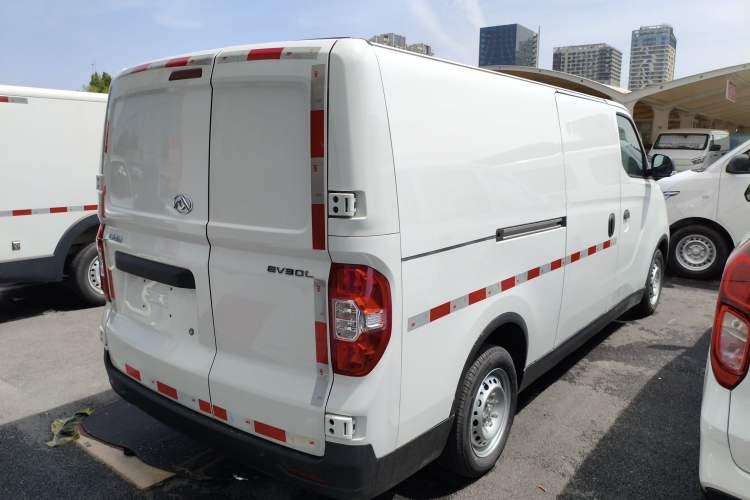 Used SAIC MAXUS EV30 2023 Pure-Electric Smart Logistics Expert with Long Wheelbase Guoxuan Rear Right 45 Deg