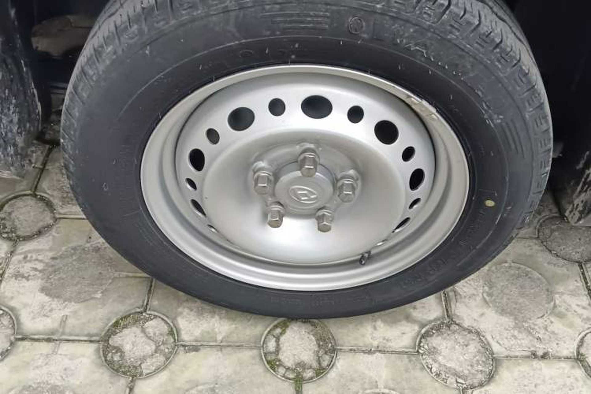 Used SAIC MAXUS EV30 2023 Pure-Electric Smart Logistics Expert with Long Wheelbase Guoxuan Right Rear Wheel Hub