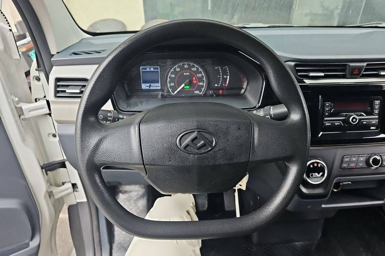 Used SAIC MAXUS EV30 2023 Pure-Electric Smart Logistics Expert with Long Wheelbase Guoxuan Steering Wheel