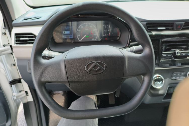 Used SAIC MAXUS EV30 2023 Pure-Electric Smart Logistics Expert with Long Wheelbase Guoxuan Steering Wheel
