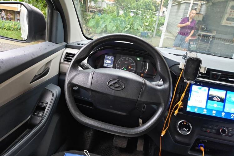 Used SAIC MAXUS EV30 2023 Pure-Electric Smart Logistics Expert with Long Wheelbase Guoxuan Steering Wheel