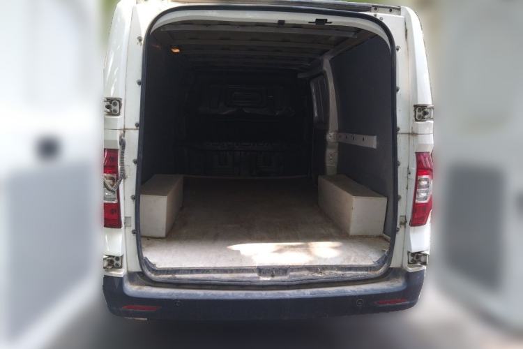 Used SAIC MAXUS EV30 2023 Pure-Electric Smart Logistics Expert with Long Wheelbase Guoxuan Trunk