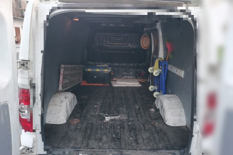 Used SAIC MAXUS EV30 2023 Pure-Electric Smart Logistics Expert with Long Wheelbase—Equipped with CATL Power Battery Trunk