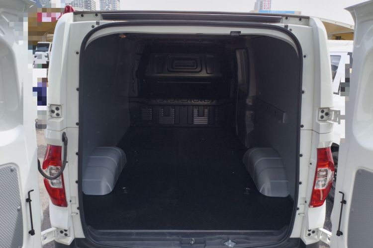 Used SAIC MAXUS EV30 2023 Pure-Electric Smart Logistics Expert with Long Wheelbase Guoxuan Trunk