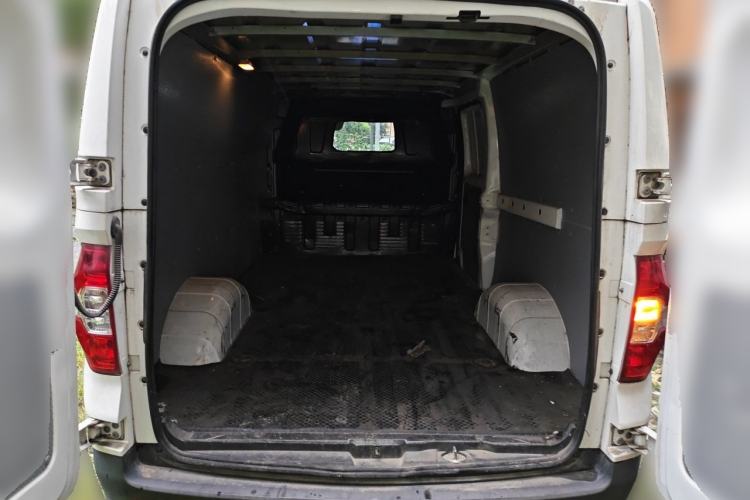 Used SAIC MAXUS EV30 2023 Pure-Electric Smart Logistics Expert with Long Wheelbase Guoxuan Trunk