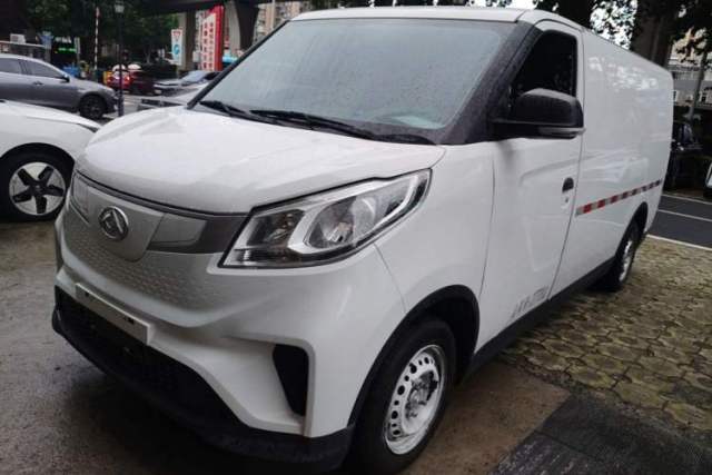Used SAIC MAXUS EV30 2023 Pure-Electric Smart Logistics Expert with Long Wheelbase Guoxuan