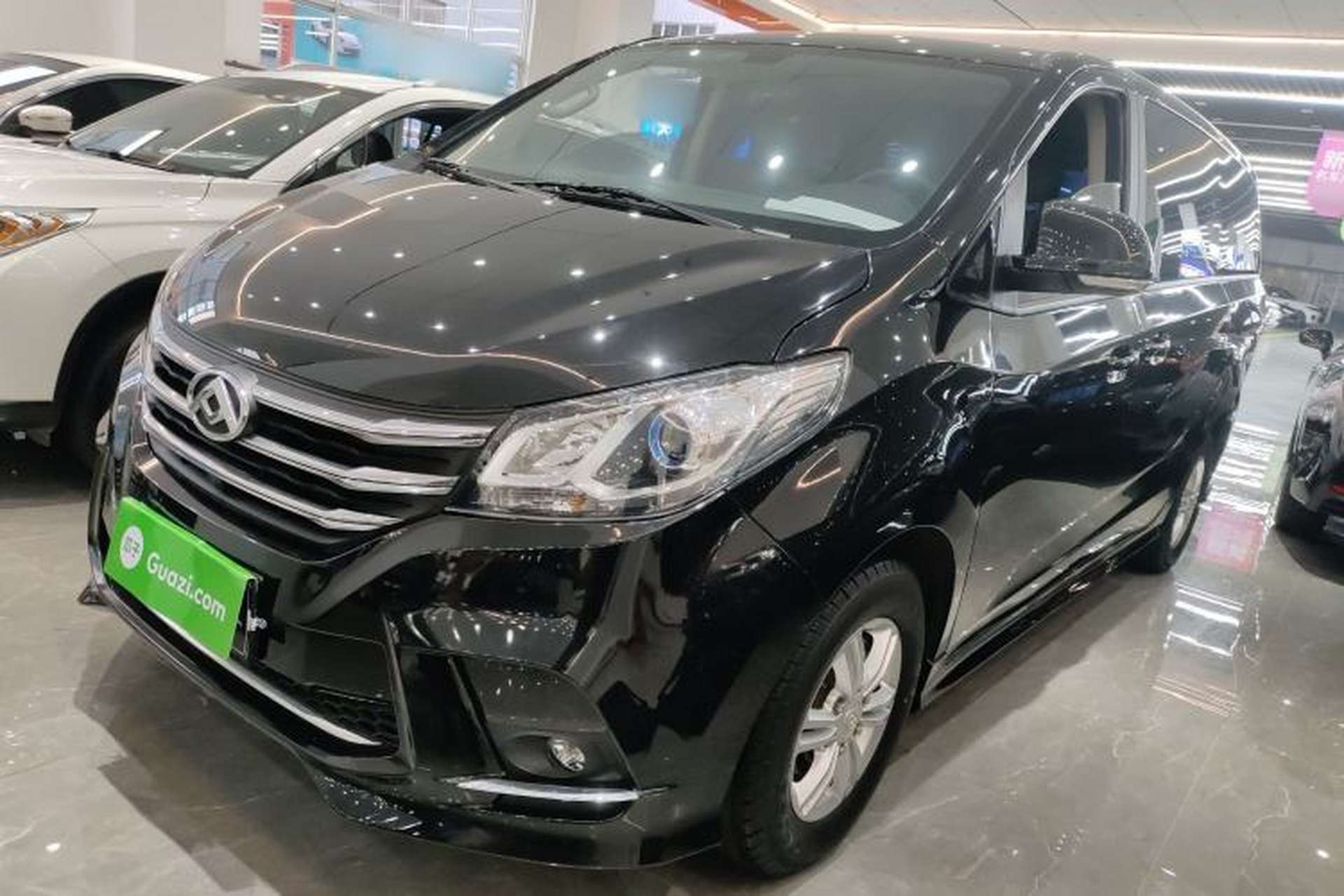 Used SAIC MAXUS G10 2022 2.0T Automatic Elite Edition Gasoline 7-Seater Front Left 45 Deg
