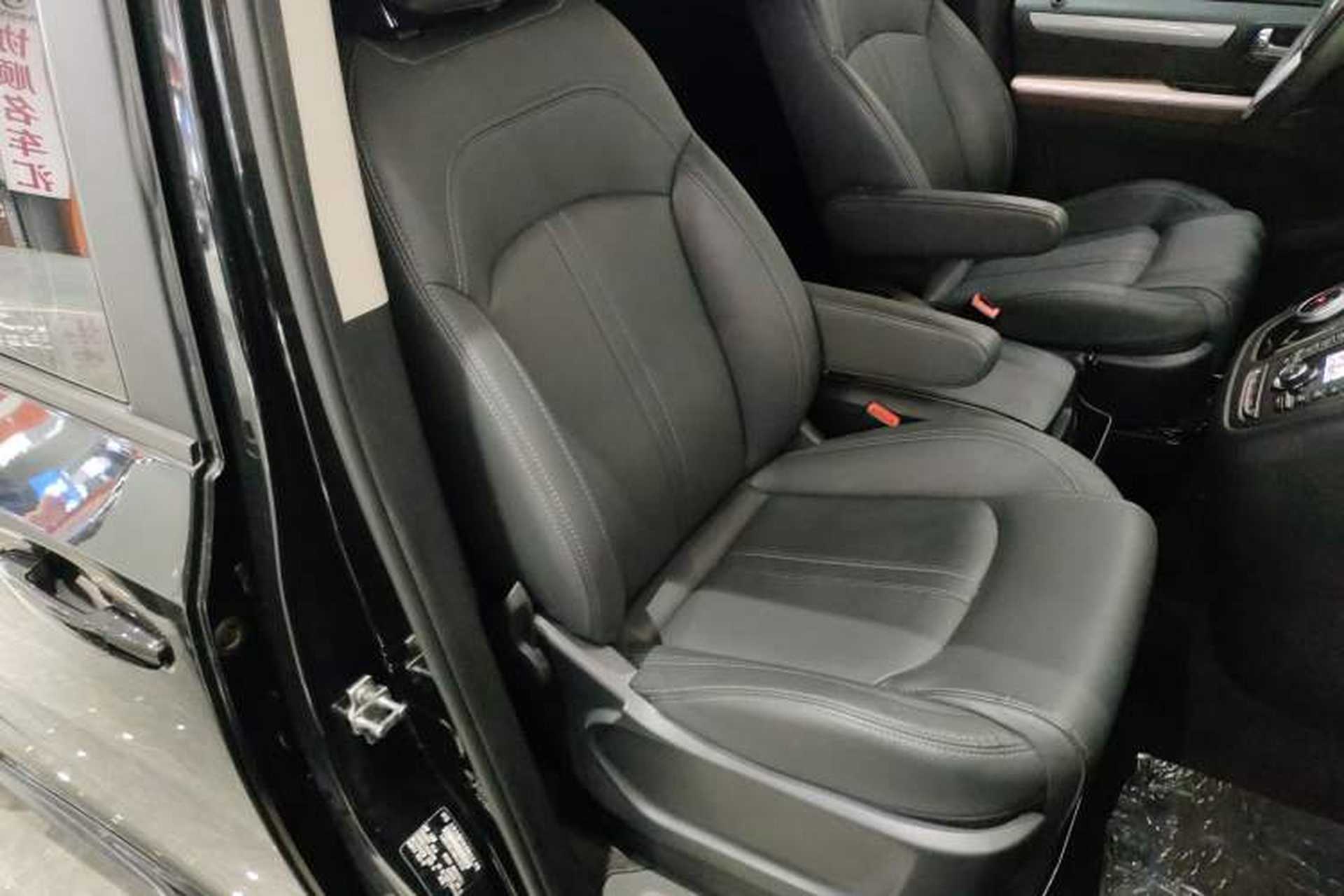 Used SAIC MAXUS G10 2022 2.0T Automatic Elite Edition Gasoline 7-Seater Right Front Seat