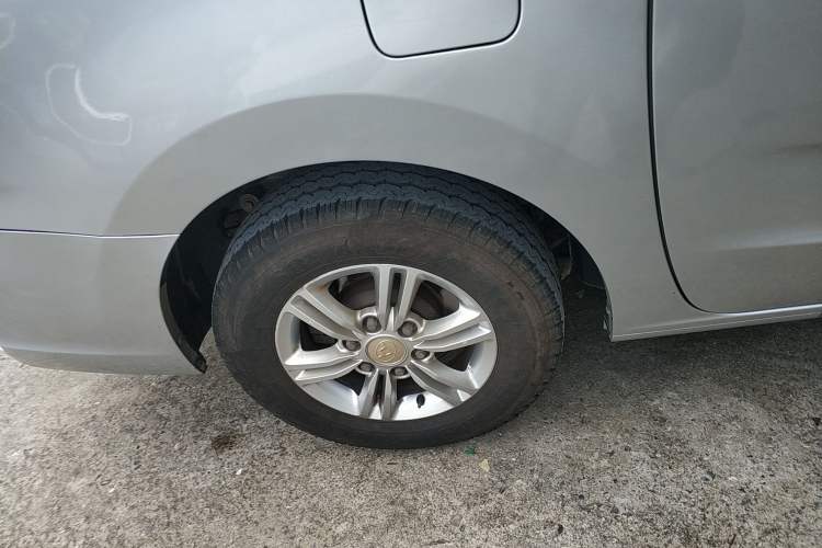 Used SAIC MAXUS G10 2016 2.0T Automatic Elite Edition Exterior 8