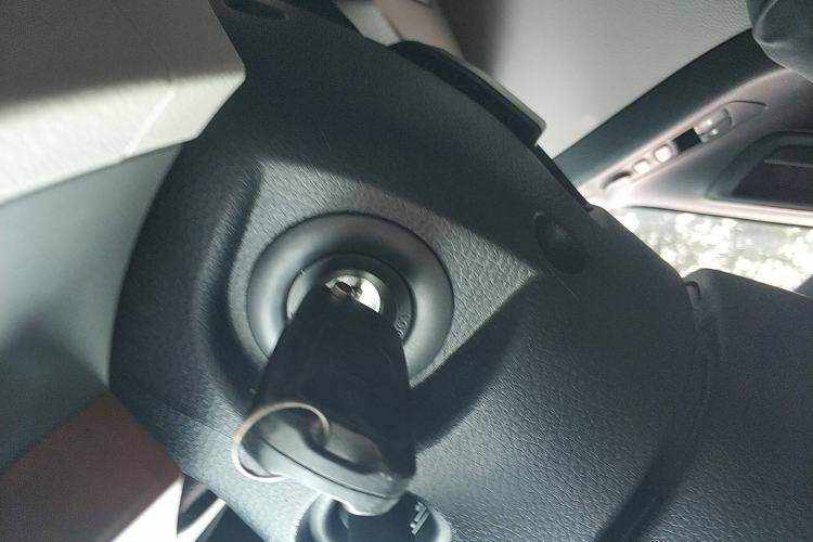 Used SAIC MAXUS G10 2016 2.0T Automatic Elite Edition Interior 1