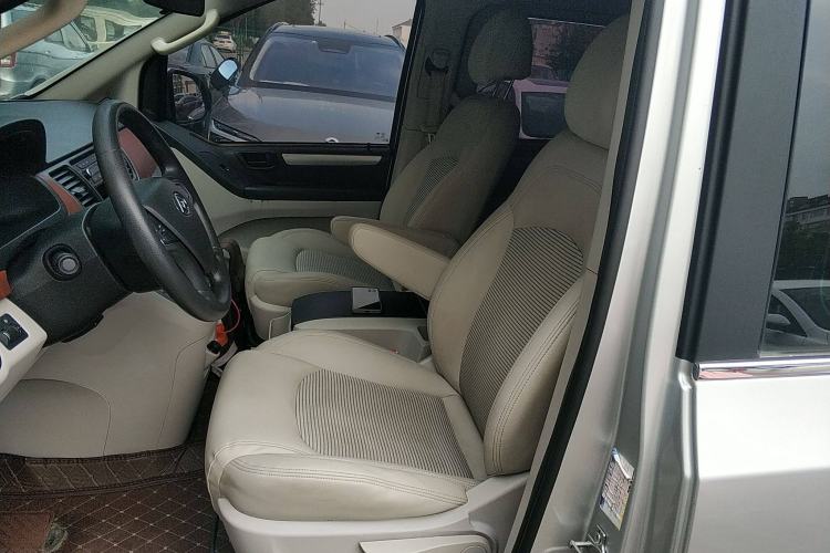 Used SAIC MAXUS G10 2016 2.0T Automatic Elite Edition Left Front Seat