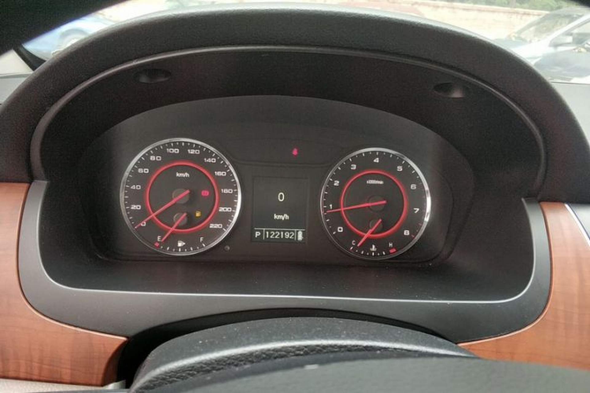 Used SAIC MAXUS G10 2016 2.0T Automatic Elite Edition Odometer Close Up