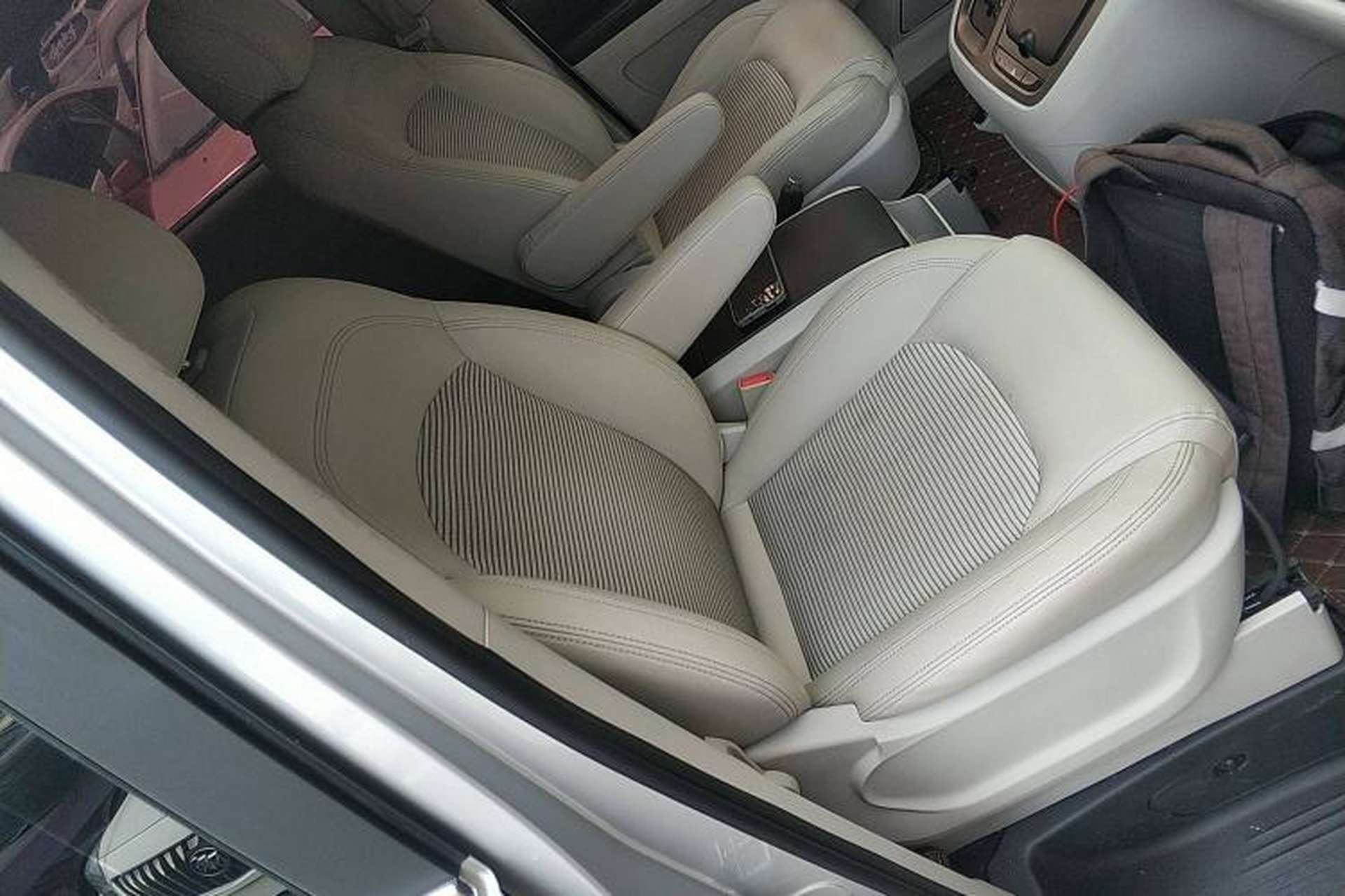 Used SAIC MAXUS G10 2016 2.0T Automatic Elite Edition Right Front Seat