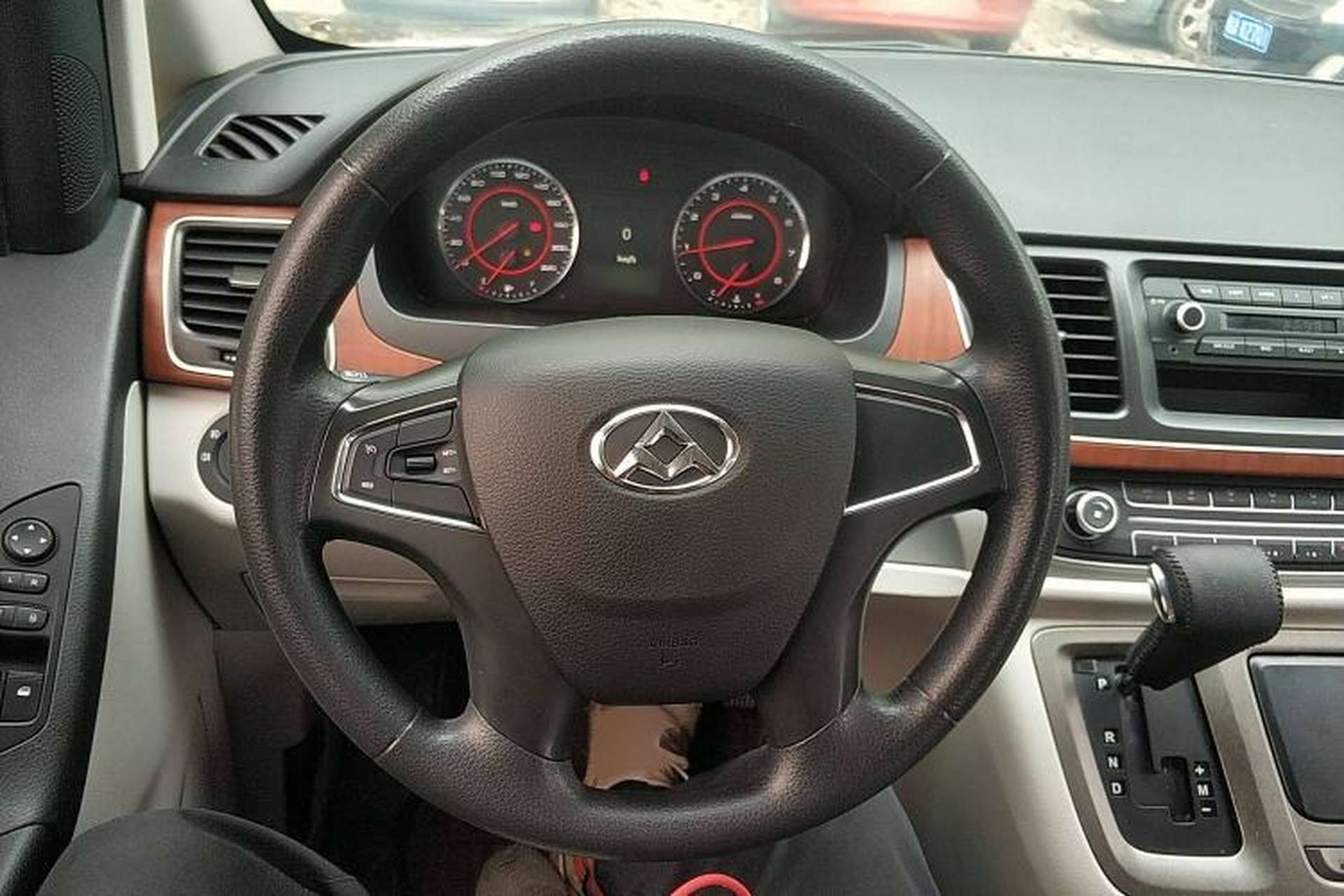 Used SAIC MAXUS G10 2016 2.0T Automatic Elite Edition Steering Wheel