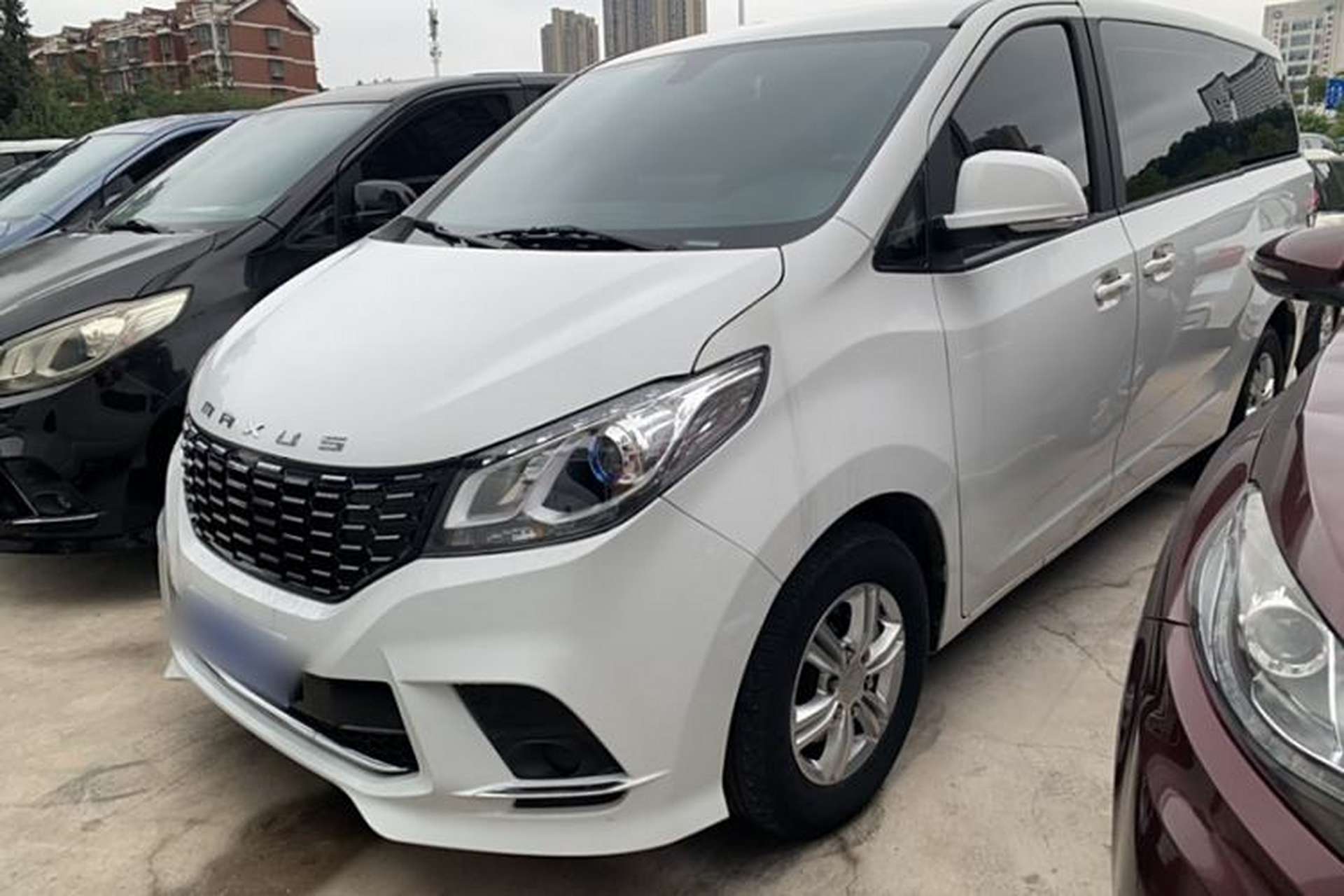 Used SAIC MAXUS G10 2023 2.0T Manual Multi-Function Version Diesel 7/8/9 Seats Exterior 4