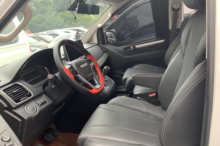 Used SAIC MAXUS G10 2023 2.0T Manual Multi-Function Version Diesel 7/8/9 Seats Interior 1