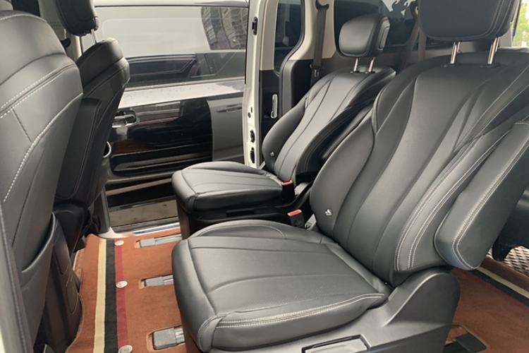 Used SAIC MAXUS G10 2023 2.0T Manual Multi-Function Version Diesel 7/8/9 Seats Interior 3