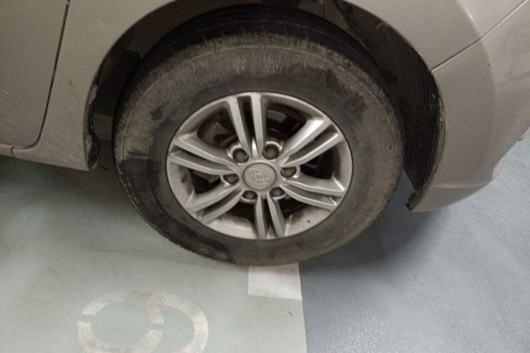 Used SAIC MAXUS G10 2014 2.0T Automatic Elite Edition Exterior 7
