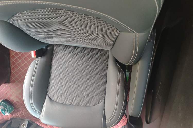 Used SAIC MAXUS G10 2018 PLUS 2.4L Manual Elite Edition Interior 4