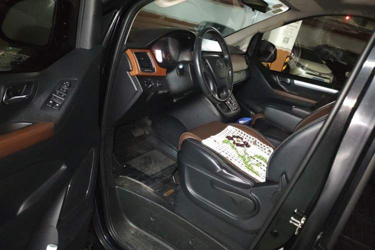 Used SAIC MAXUS G10 2014 2.0T Automatic Luxury Executive Edition Driver Seat