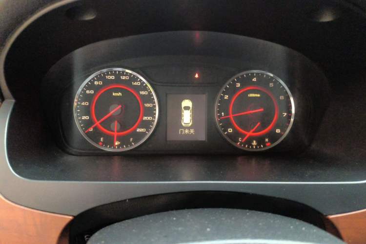 Used SAIC MAXUS G10 2014 2.0T Automatic Luxury Executive Edition Instrument Cluster