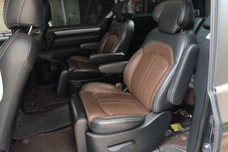 Used SAIC MAXUS G10 2014 2.0T Automatic Luxury Executive Edition Left Rear Seat