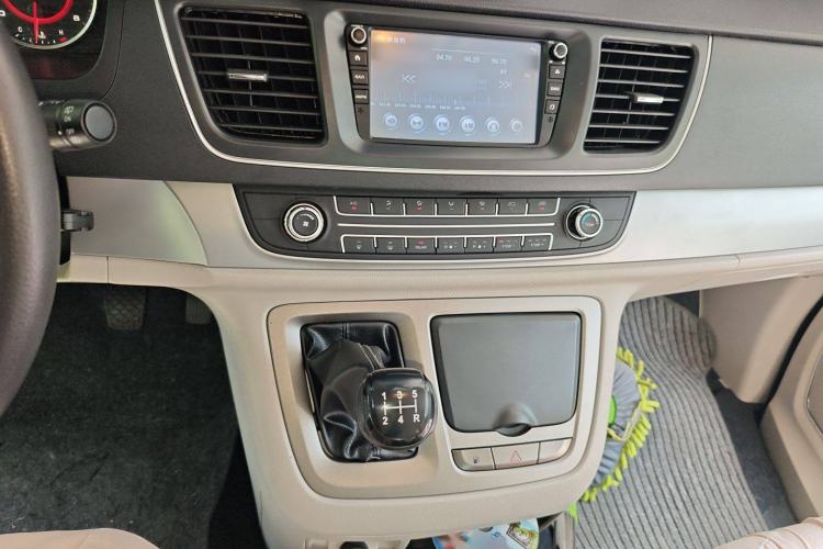 Used SAIC MAXUS G10 2014 2.4L Manual Fashion Edition Audio And AC Panel