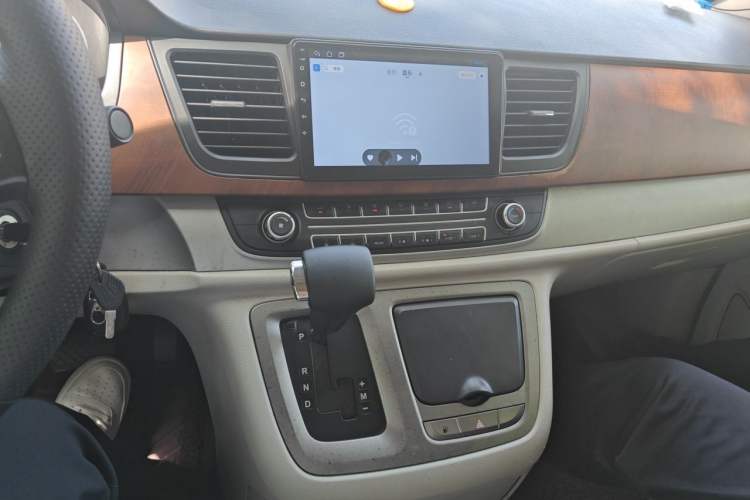 Used SAIC MAXUS G10 2014 2.0T Automatic Elite Edition Audio And AC Panel