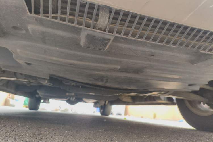 Used SAIC MAXUS G10 2014 2.0T Automatic Elite Edition Chassis Front