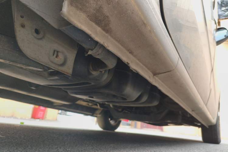 Used SAIC MAXUS G10 2014 2.0T Automatic Elite Edition Chassis Rear Right