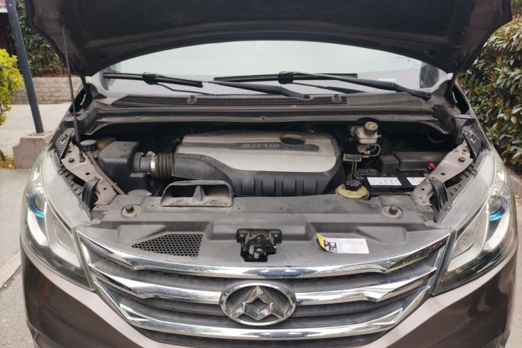 Used SAIC MAXUS G10 2014 2.0T Automatic Elite Edition Engine Bay