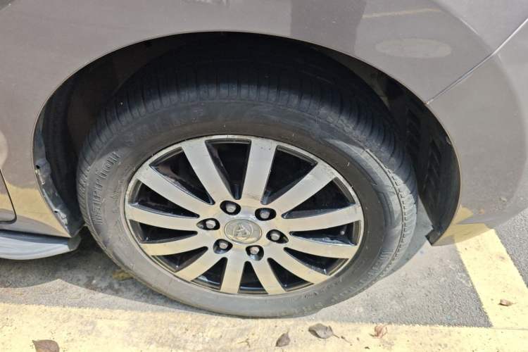 Used SAIC MAXUS G10 2014 2.4L Manual Fashion Edition Exterior 7
