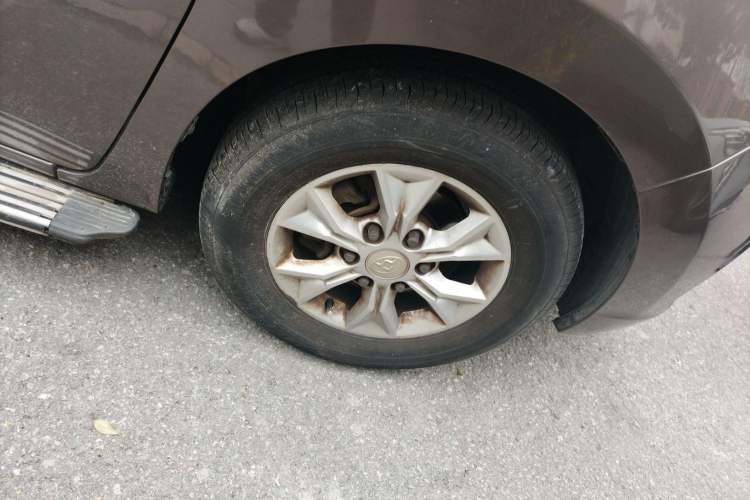 Used SAIC MAXUS G10 2014 2.0T Automatic Elite Edition Exterior 7