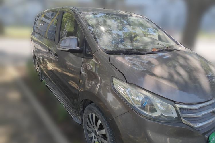 Used SAIC MAXUS G10 2014 2.0T Automatic Elite Edition Front Right 45 Deg