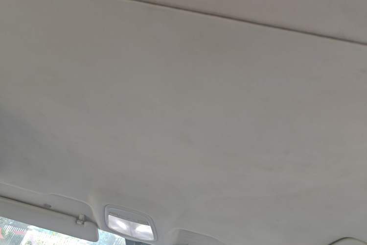 Used SAIC MAXUS G10 2014 2.0T Automatic Elite Edition Headliner