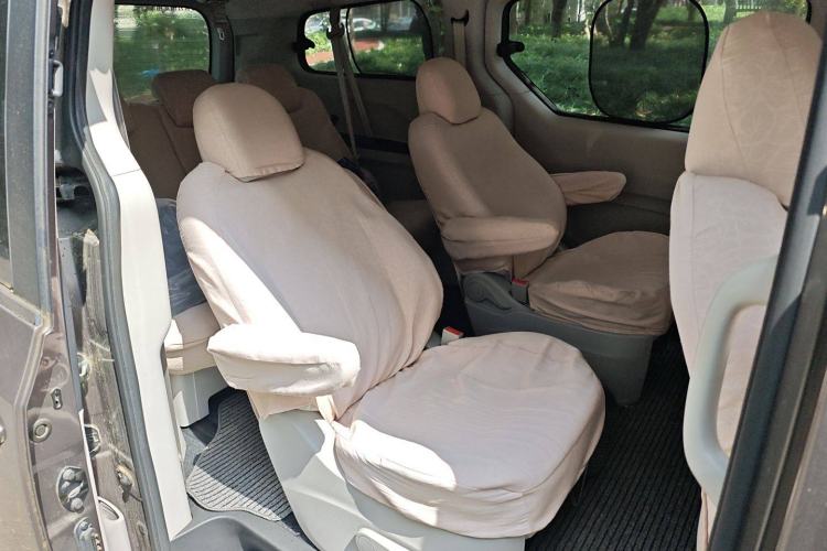 Used SAIC MAXUS G10 2014 2.4L Manual Fashion Edition Interior 4