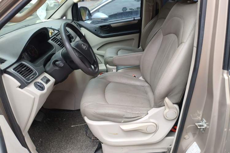 Used SAIC MAXUS G10 2014 2.0T Automatic Elite Edition Left Front Seat