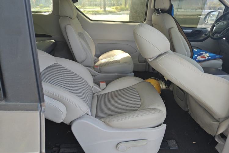 Used SAIC MAXUS G10 2014 2.0T Automatic Elite Edition Left Rear Seat